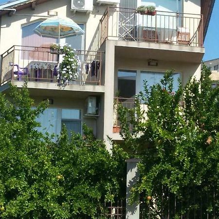 Faina Guest House Rezovo Bagian luar foto
