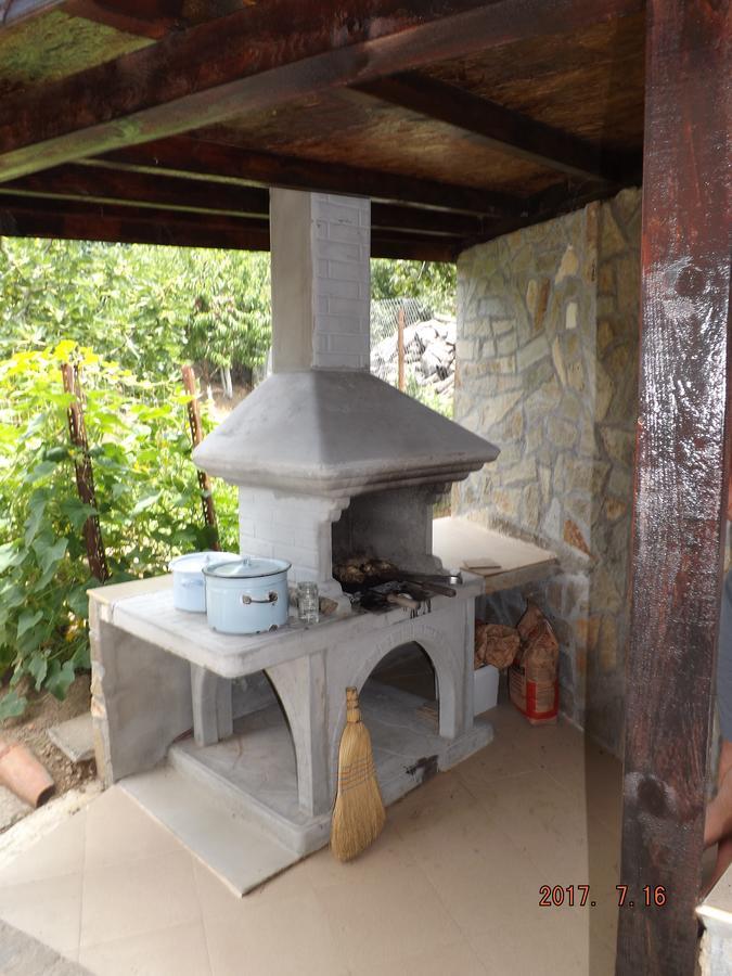 Faina Guest House Rezovo Bagian luar foto