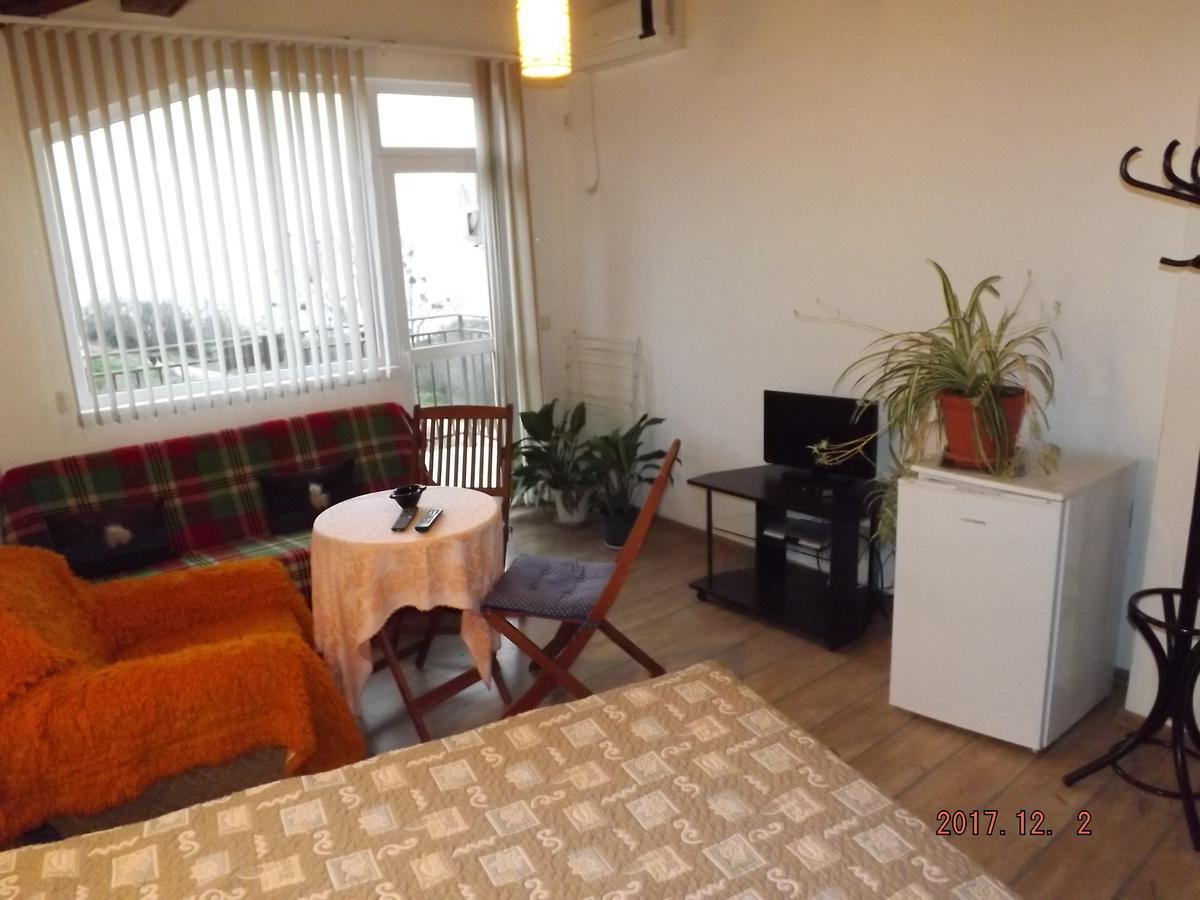 Faina Guest House Rezovo Bagian luar foto